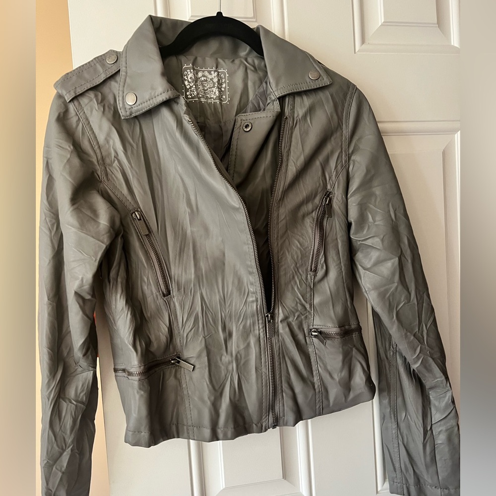 Gray jacket - Picture 3 of 5